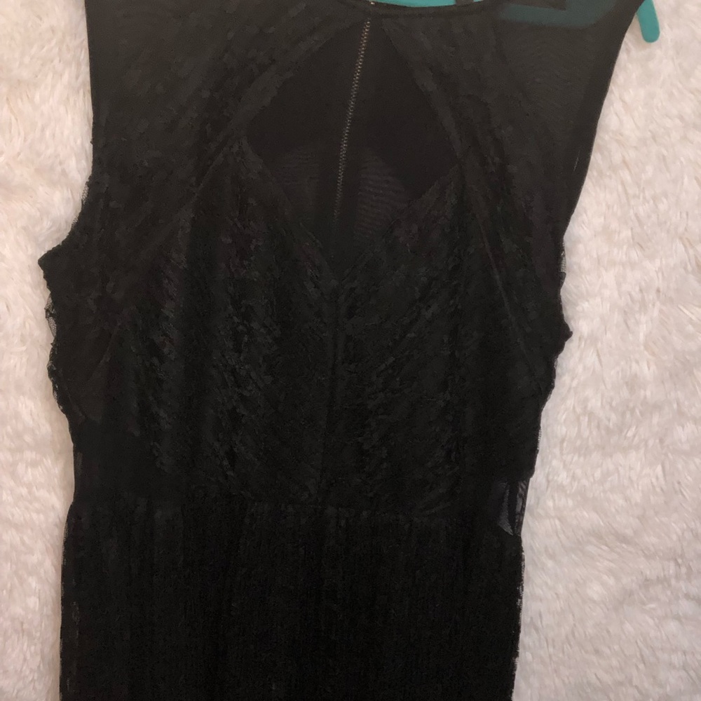 Black Sleeveless Dress - Picture 5 of 6